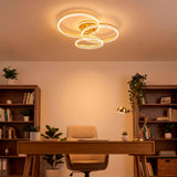 Solución lumínica LED para oficina en casa con luz neutra sobre escritorio de madera.