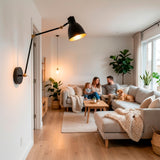 Distribución de luz ambiental tenue sobre estancia residencial en proyectos de arquitectura contemporánea.