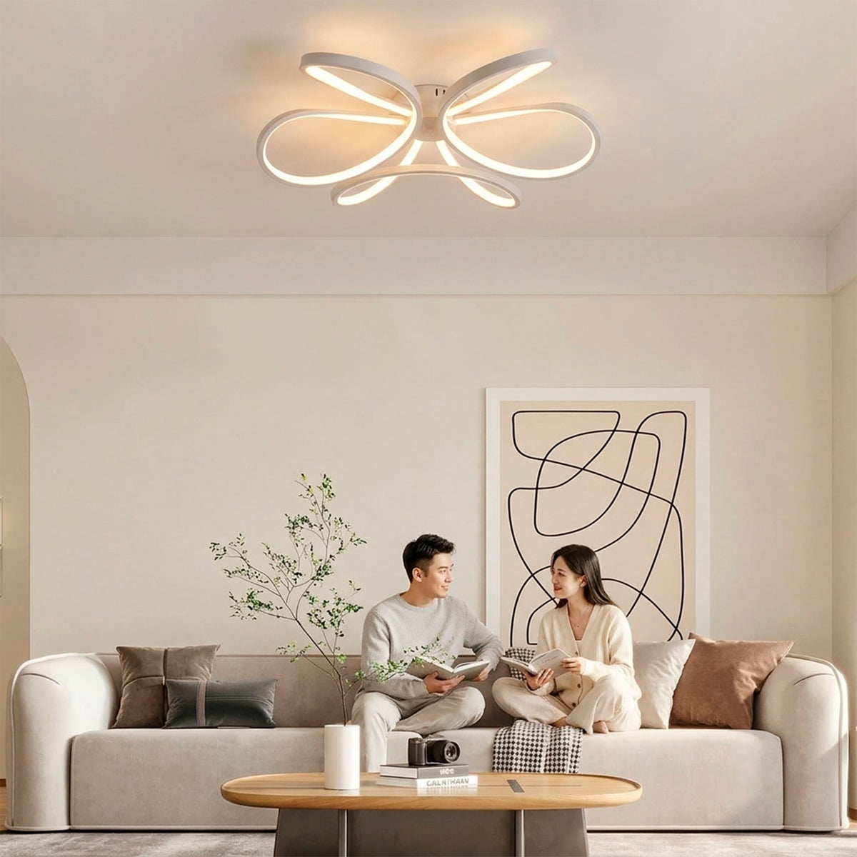 Distribución de luz ambiental cálida de sobreponer para proyectos de interiorismo en zonas de convivencia.