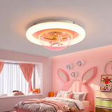 Aplicación de la lámpara en dormitorio de tonos grises resaltando el diseño rosa.