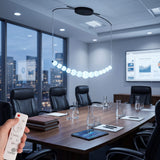 Mesa de directorio iluminada con lampara LED fria para mayor productividad