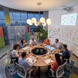 Iluminacion para oficina creativa o sala de reuniones con lampara sputnik cromada