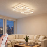Plafón LED de diseño cuadrado blanco en salón moderno con iluminación tenue y vistas urbanas.