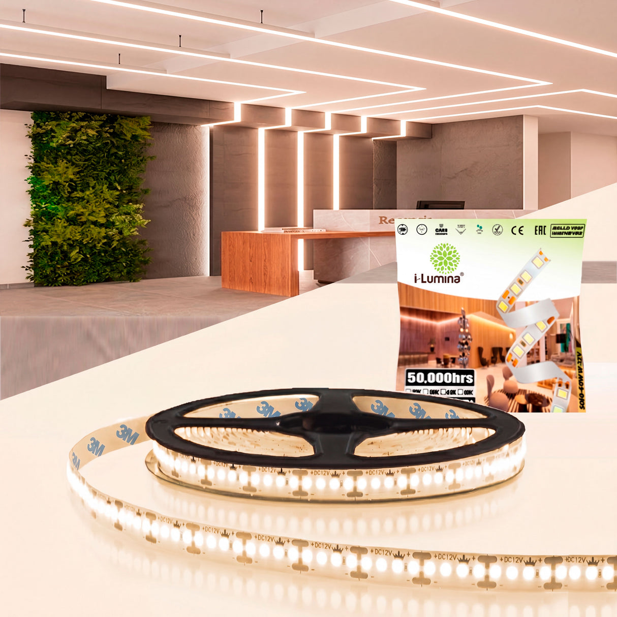 Proyecto de arquitectura contemporánea con líneas de luz indirecta y bobina flexible sobre un mostrador.