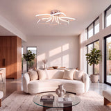 Iluminación cenital sobre salón moderno para crear ambientes cálidos en interiorismo contemporáneo.