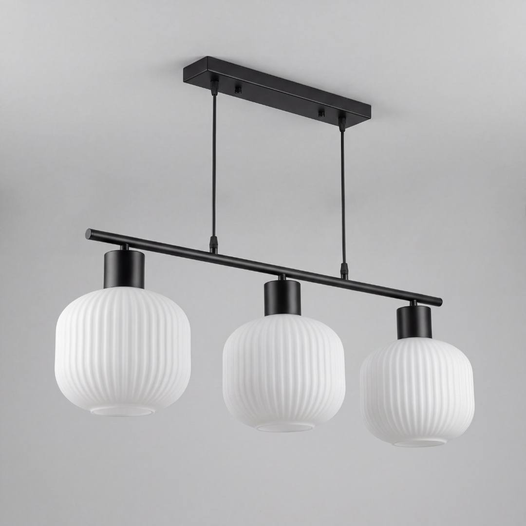 Lámpara colgante lineal de 85 cm sobre isla de cocina moderna