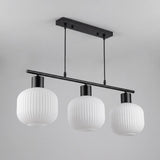 Lámpara colgante lineal de 85 cm sobre isla de cocina moderna