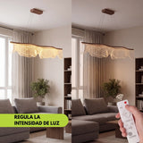 Lámpara colgante LED dimable regulando la intensidad de luz en la sala