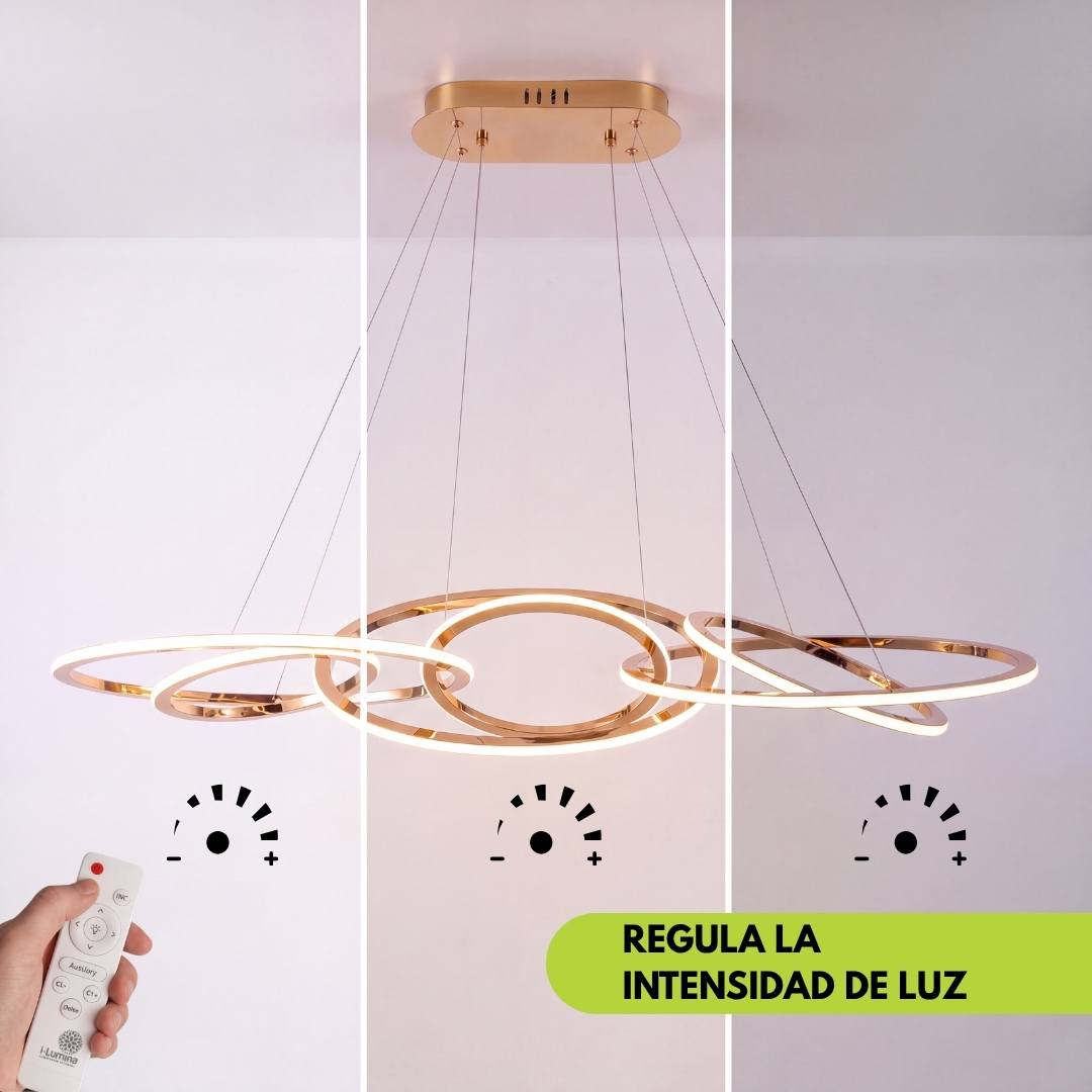Lámpara colgante LED encendida con trazos de luz continua en cada anillo