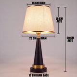 Dimensiones de la lámpara de mesa AURELIA: 50 cm de alto y pantalla de 25 cm