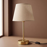 Lámpara de mesa NORA GOLD con base de latón dorado y pantalla de lino beige