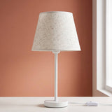 Lámpara de mesa NORA WHITE blanca con pantalla de lino jaspeado natural
