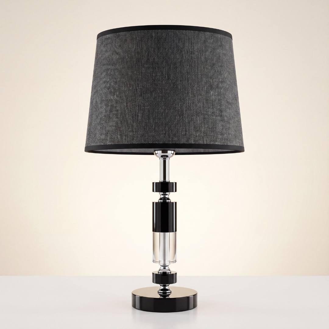 Lámpara de mesa Onix negra con cristal y cromo sobre fondo blanco