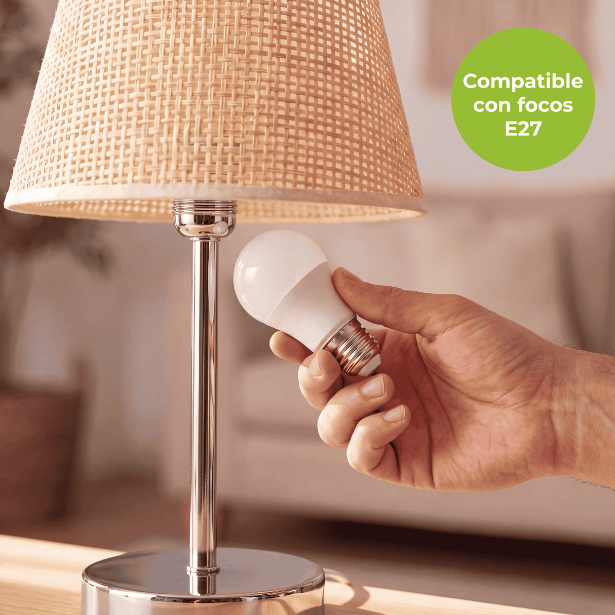 Lámpara de mesa compatible con focos e27