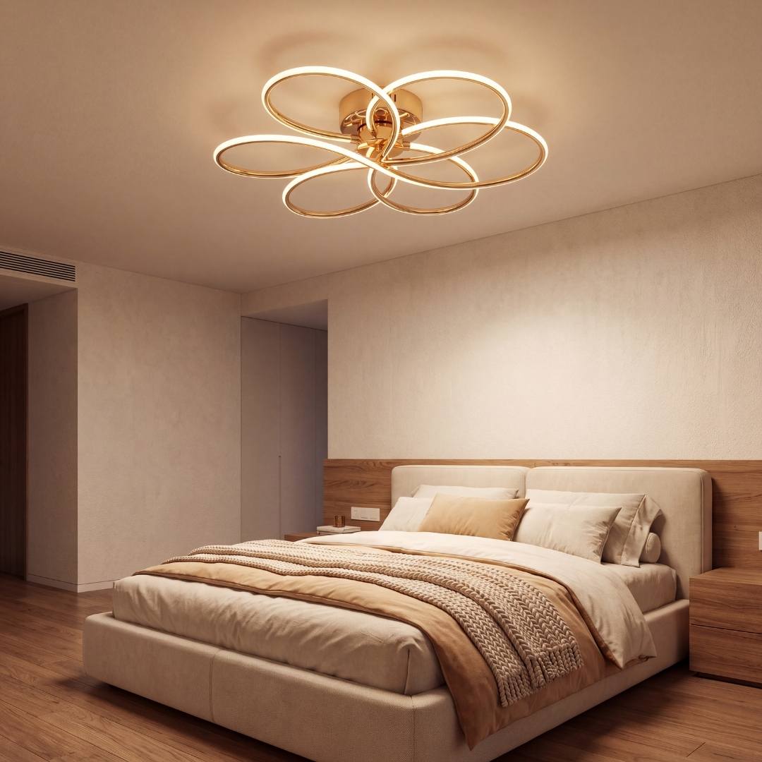 Lámpara de techo flor dorada en un dormitorio moderno con luz cálida