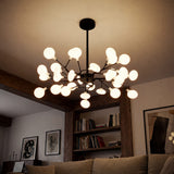 Decoracion de interiores con lampara de techo negra modelo Nativa para departamentos.