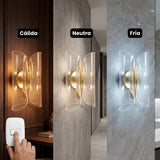 Comparativa de los tres tonos de luz LED: Cálida, Neutra y Fría en aplique de pared.