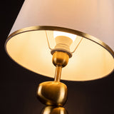 Vista interior de la pantalla con socket E27 de la lámpara PIETRA GOLD