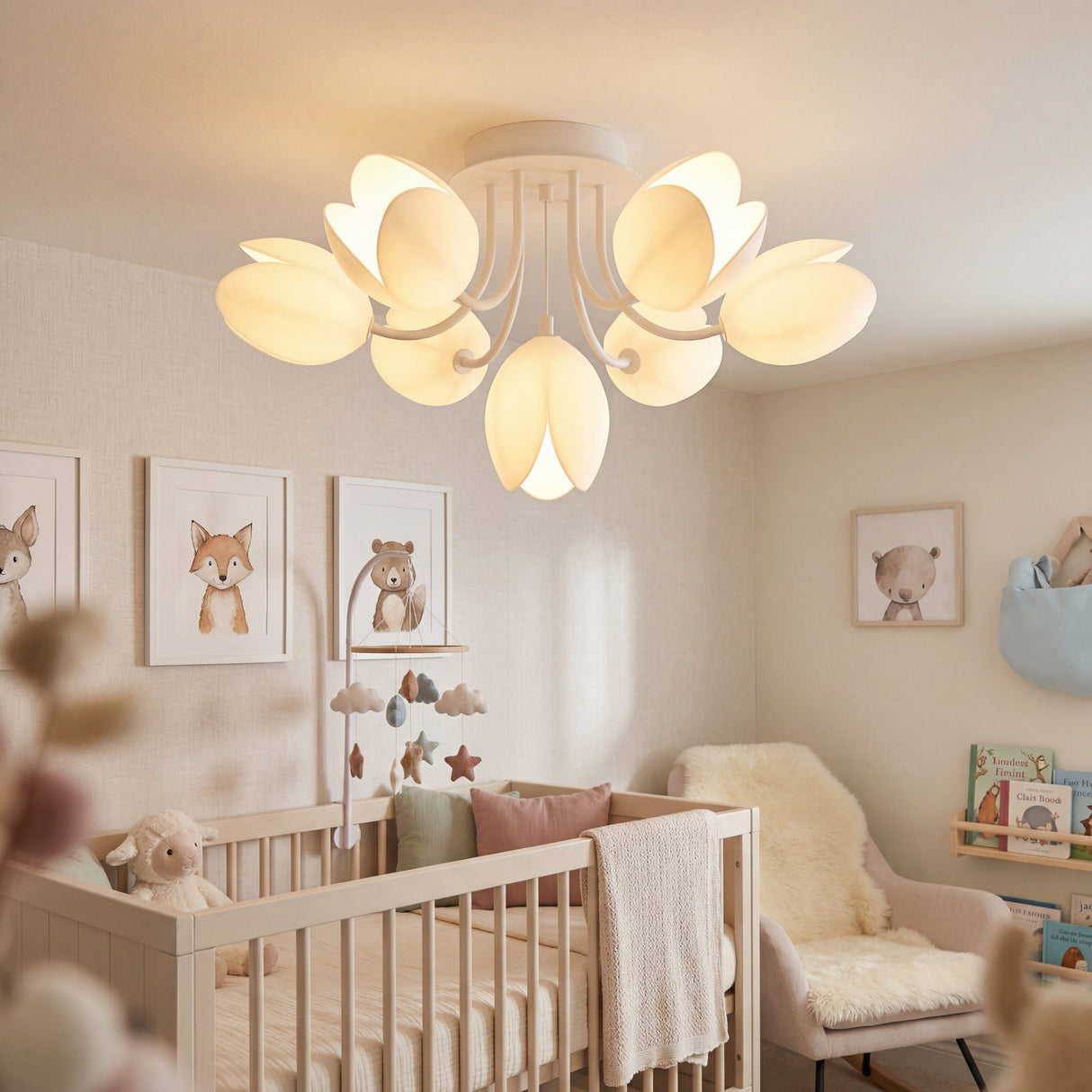 Lampara de techo para cuarto de bebe o nursery con diseno floral y luz suave