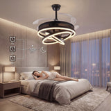 Vista diurna de la lámpara ventilador Luxury Futura Black en un dormitorio principal elegante.