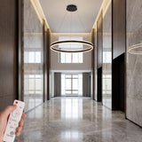 Aplicacion comercial de lampara de aro LED en pasillos de hoteles o edificios residenciales.