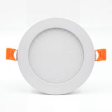 Vista de catálogo del spot Downlight LED circular blanco con clips laterales naranja.