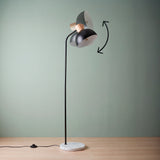 Rango de inclinación de la cúpula metálica para un direccionamiento preciso de la luz.