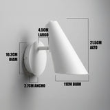 Infografía técnica con cotas de alcance e inclinación para especificación en planos de arquitectura.