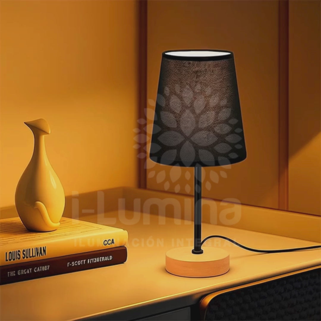 LÁMPARA DE MESA LINEAL XIMENA BLACK AND WOOD + FOCO LED TRANSPARENTE A60 4W LUZ CÁLIDA