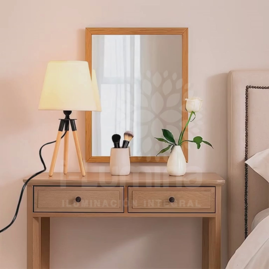 LÁMPARA DE MESA DE MADERA TRÍPODE GRECIA + FOCO LED 12W LUZ CÁLIDA