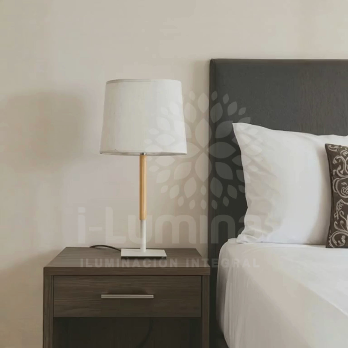 LÁMPARA DE MESA POLONIA WOOD AND WHITE + FOCO LED 12W LUZ CÁLIDA