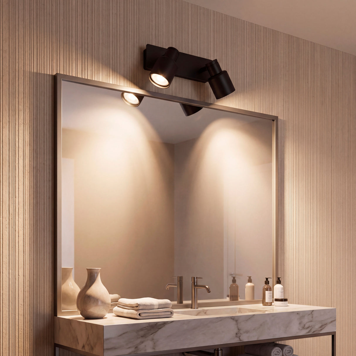 Iluminación de acento directa en área de lavabo que garantiza una elevada eficiencia lumínica.