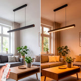 Comparativa de ambientes (luz cálida y neutra) en salón contemporáneo con mando remoto.