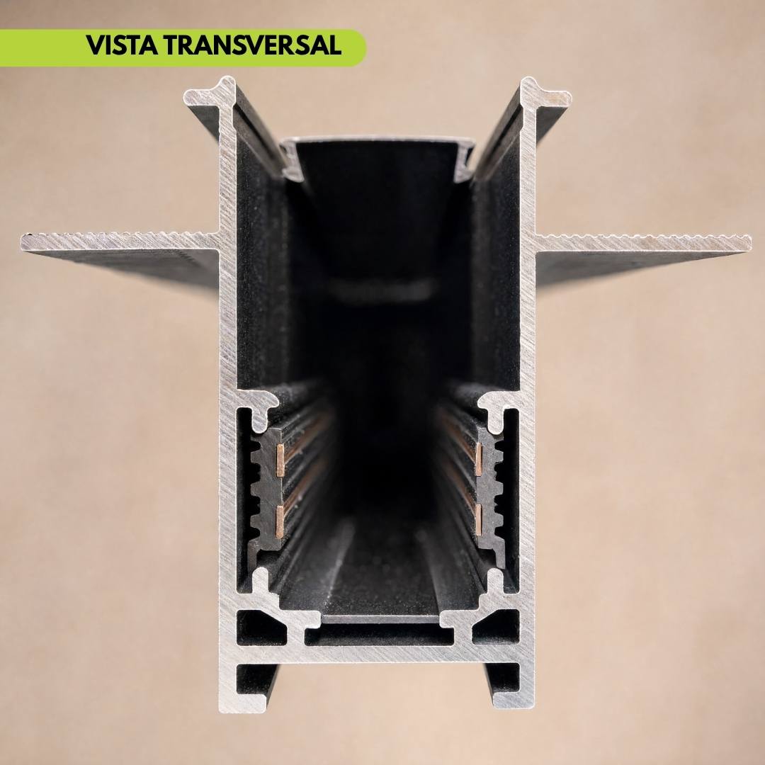 Vista del canal interno de 2.8 cm del riel magnético empotrable de aluminio negro