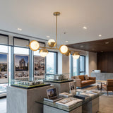 Iluminacion para salas de reuniones modernas utilizando la lampara lineal Nova Gold.