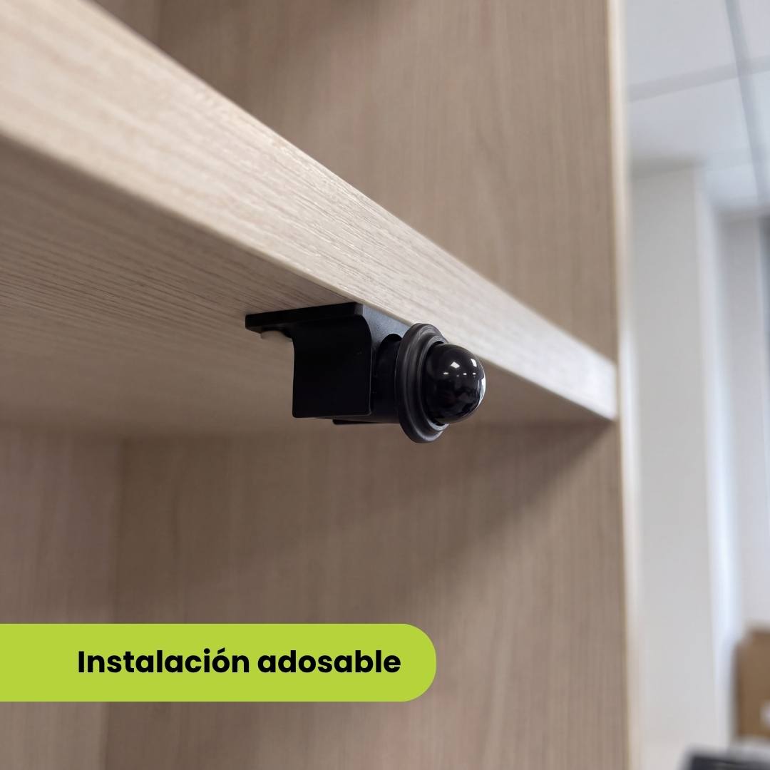Sensor de movimiento adosado con bracket al mueble