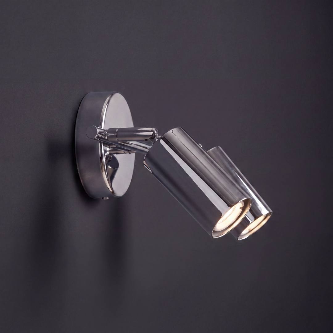 Spot cromado como aplique de pared con cabezal dirigido