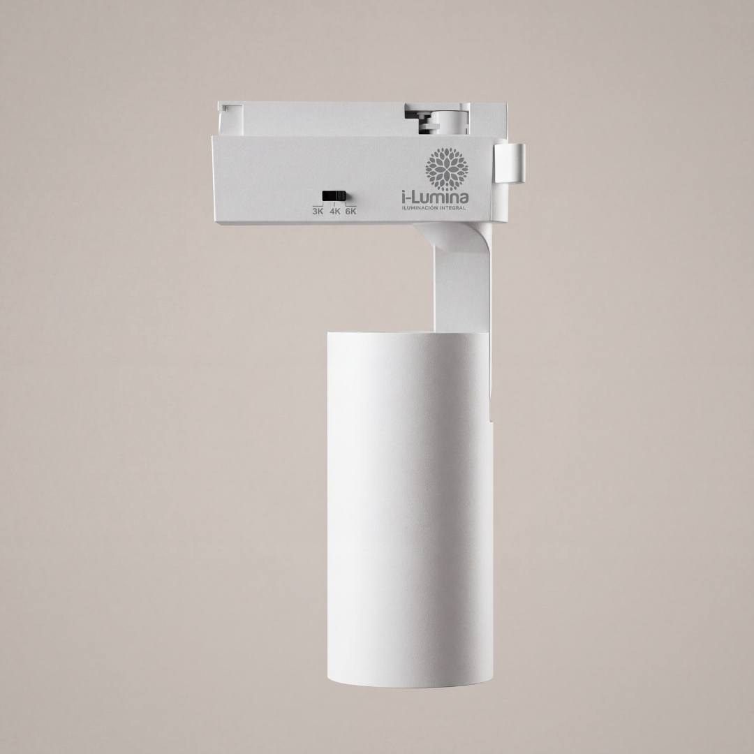 Vista lateral del spot LED para riel LEXI White con adaptador y logo