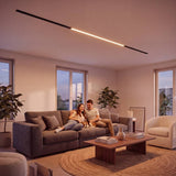 Línea de luz continua del spot lineal magnético iluminando ambiente moderno