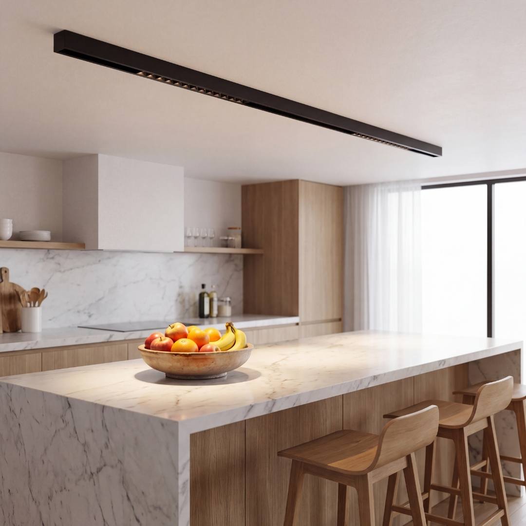 Riel magnético con spot LED grille sobre comedor de estilo moderno