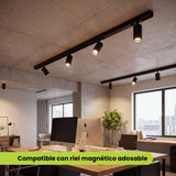 Transformador compatible con riel magnético adosable en techo de oficina moderna