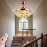 Instalación de ventilador de diseño en zona de escaleras y rellano iluminado.