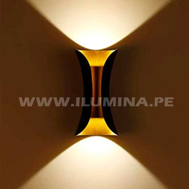 LÁMPARA DE EXTERIOR LUCIANA BLACK AND GOLD LUZ CÁLIDA