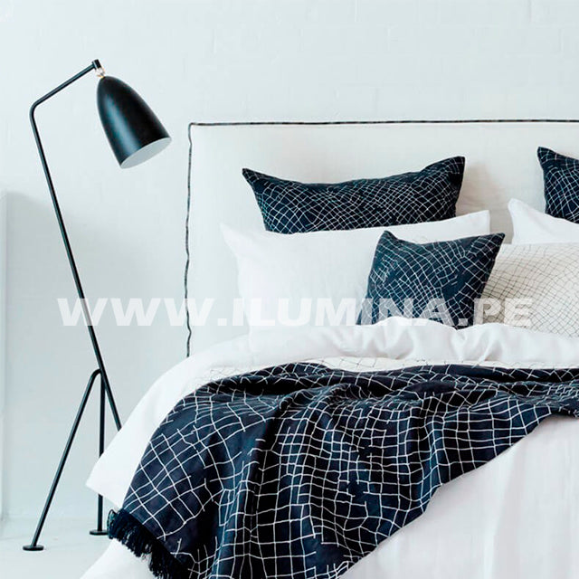 LÁMPARA DE PIE MINIMALISTA CARINA BLACK LED
