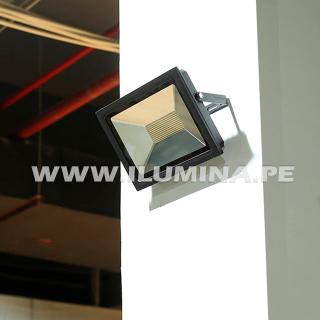 REFLECTOR LED 200W – i-Lumina