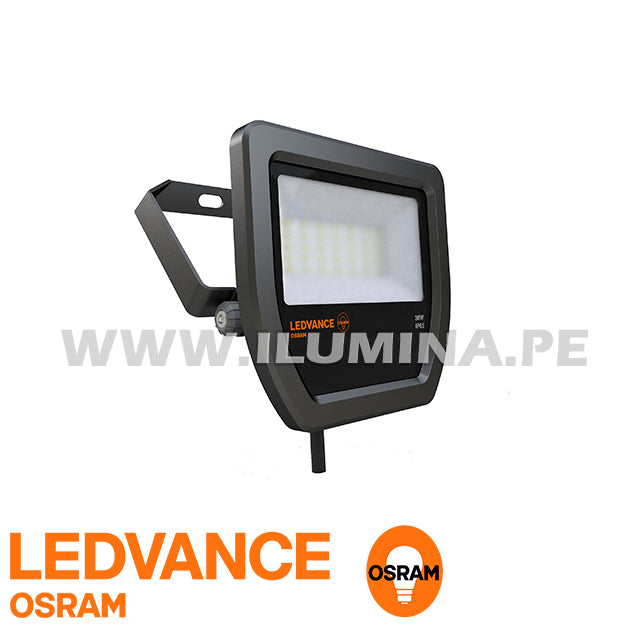 REFLECTOR LED 30W OSRAM LEDVANCE NEGRO LUZ CÁLIDA 3000K