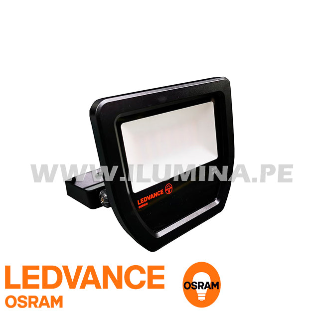 REFLECTOR LED 30W OSRAM LEDVANCE NEGRO LUZ CÁLIDA 3000K