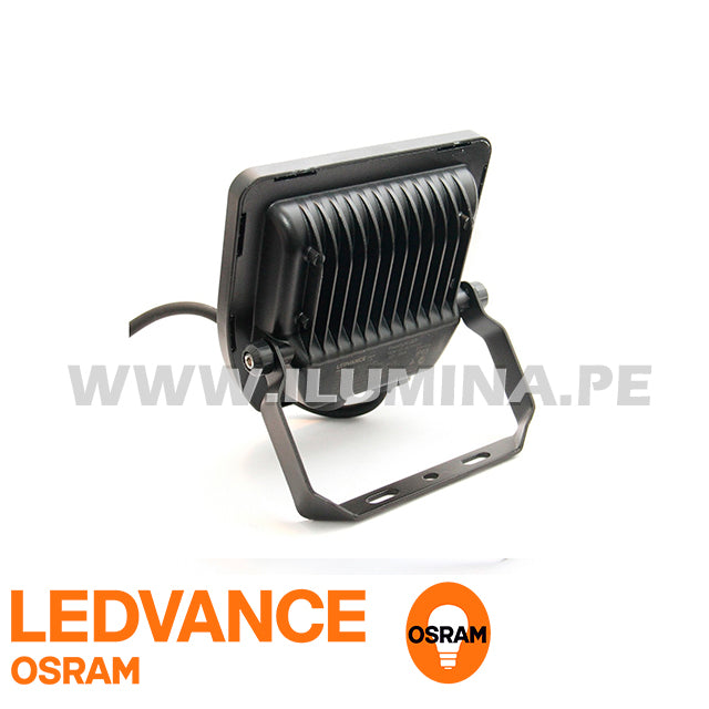 REFLECTOR LED 30W OSRAM LEDVANCE NEGRO LUZ BLANCA 5000K