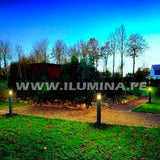 Lámpara bolardo tipo poste de metal con policarbonato para foco LED e27. Lámpara de piso para exterior de jardin. Lámpara de piso para iluminar veredas y fachadas. Lámparas LED de exterior para piso de hoteles para oficinas y para jardín. Lamparas tipo pedestal para iluminar jardin y macetas.