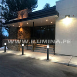 Lámpara bolardo tipo poste de metal con policarbonato para foco LED e27. Lámpara de piso para exterior de jardin. Lámpara de piso para iluminar veredas y fachadas. Lámparas LED de exterior para piso de hoteles para oficinas y para jardín. Lamparas tipo pedestal para iluminar jardin y macetas.